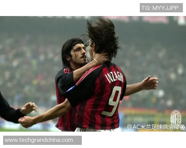 足球明星与小粉丝亲密互动温暖瞬间感动全场的美好时刻