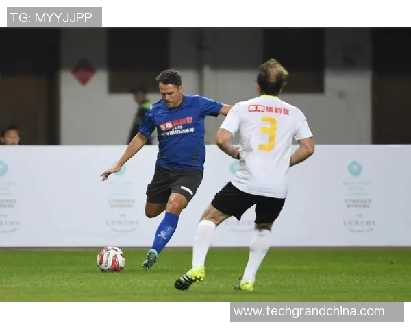 足球明星碧涵的精彩瞬间与迷人风采全景展示